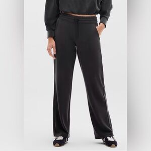 NWT-Athleta Seasoft Straight Pant, Medium Petite